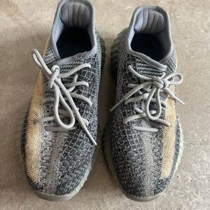 Adidas Yeezy Boost 350 V2 Sneakers – Size 5.5 Men / 7.5 Women